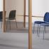 Assise tapissée robuste, dossier bois clair et piètement noir, idéale pour restauration rapide, gamme Barbiano - France Bureau