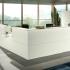 Banque d\'accueil en angle 5 modules hauts et un module PMR avec tablettes support en mélaminé blanc, gamme Vitravo - France Bureau
