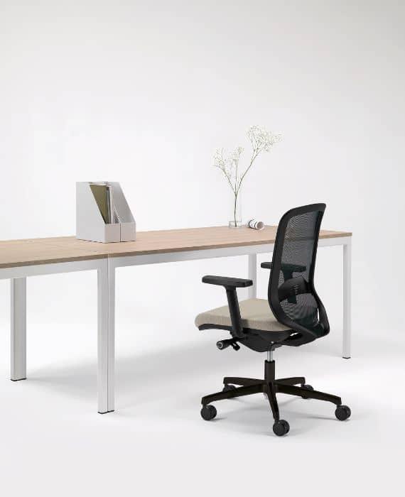Poste de travail avec bureau en bois et fauteuil Ostara noir