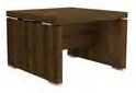 Bureau droit Atwell en finition bois foncé, vue d'angle du plateau et du caisson de rangement