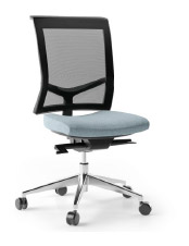 Si&egrave;ge de bureau Dusia, dossier r&eacute;sille noir et assise bleue, pi&eacute;tement aluminium poli