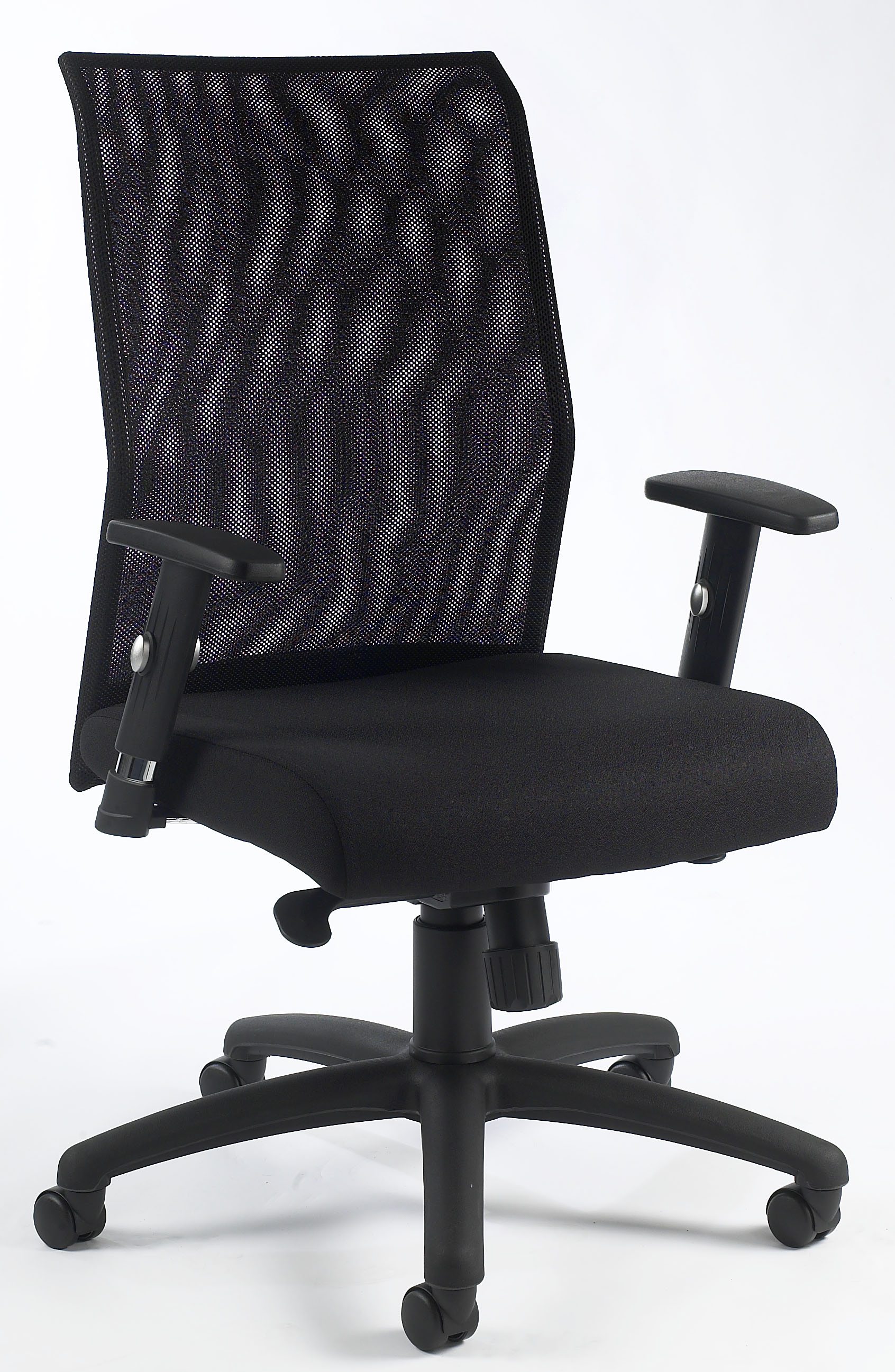 Fauteuil de bureau Harbor, dossier résille noir et assise noire, vue de trois quarts