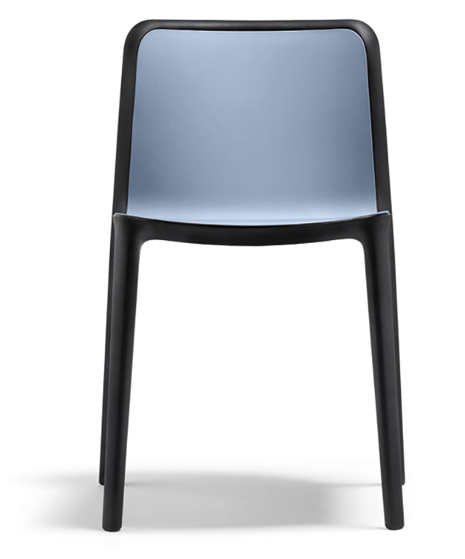 Chaise Kandik coque polypropyl&egrave;ne bleu ciel, pi&eacute;tement noir