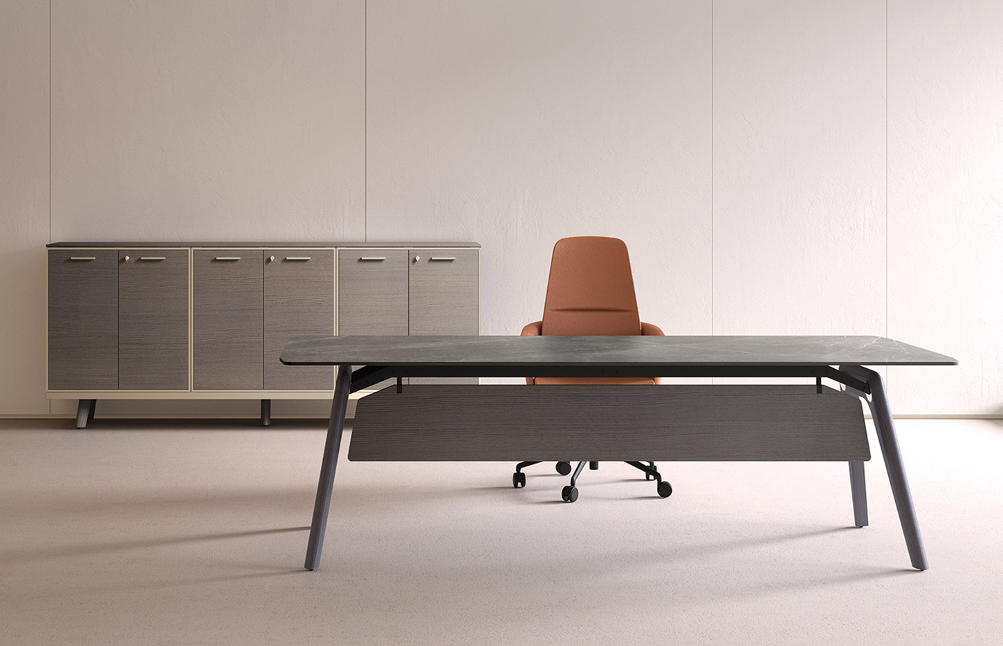 Bureau manager Longo à plateau gris foncé et fauteuil orange, enfilade en fond